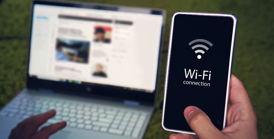 eSIMと無料Wi-Fiを組み合わせて通信費を節約